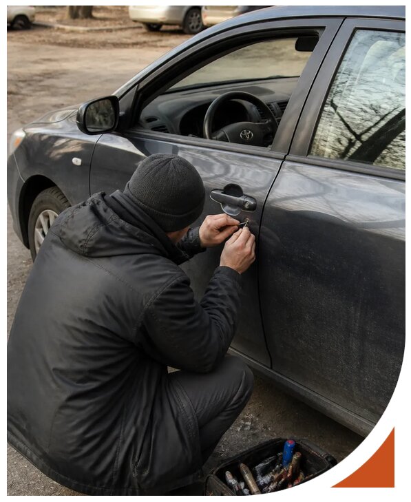 Профессиональное вскрытие автомобиля Тойота без повреждений в Кстове
